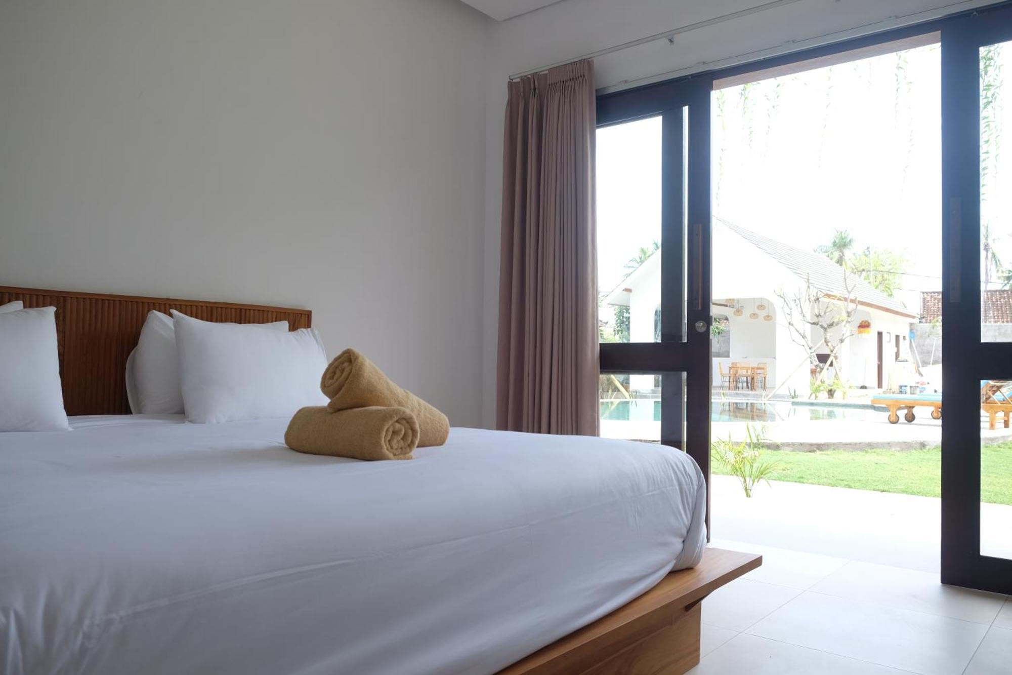 Dipenida Bali Hotel Batununggul Exterior photo
